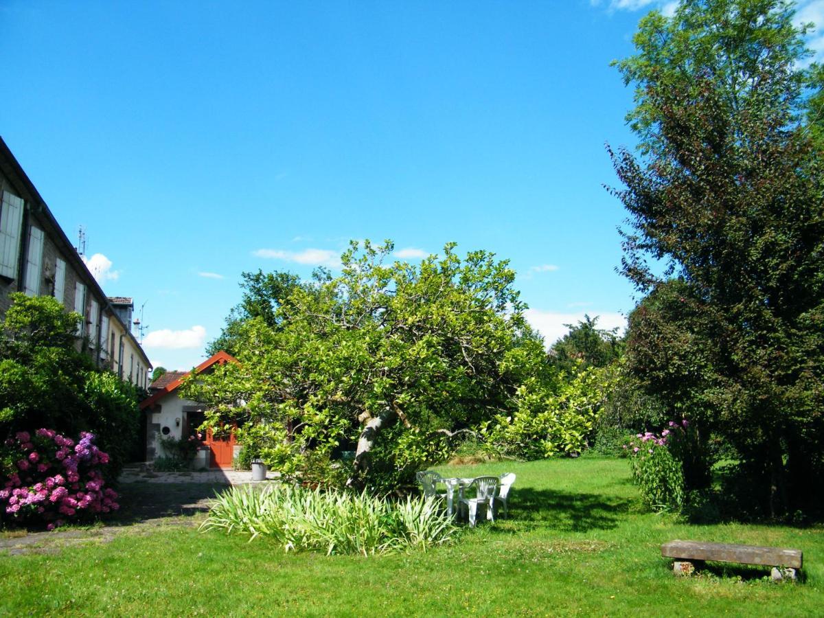 Villa Des Capucins Люксойл-ле-Бан Екстериор снимка