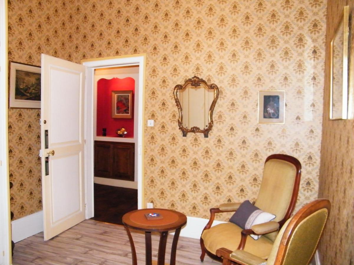 Villa Des Capucins Люксойл-ле-Бан Екстериор снимка