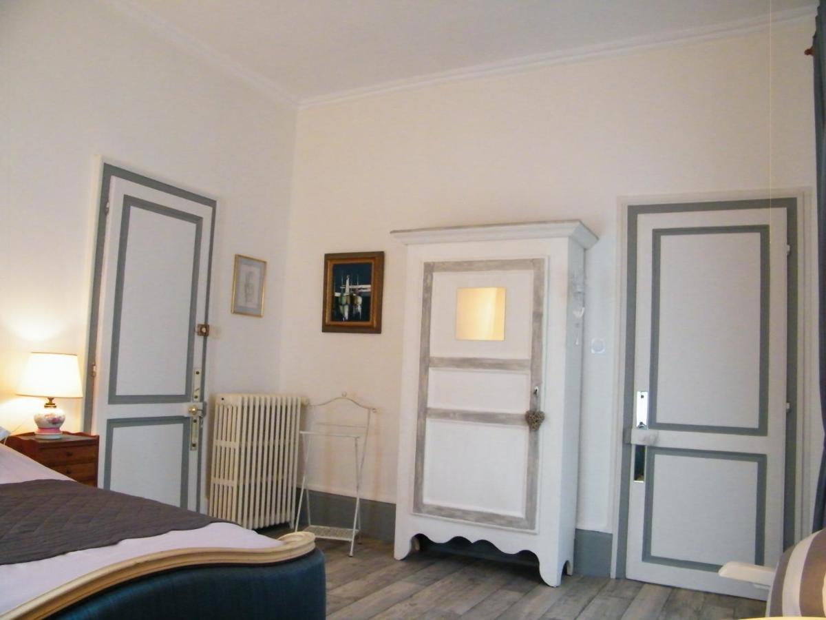 Villa Des Capucins Люксойл-ле-Бан Екстериор снимка